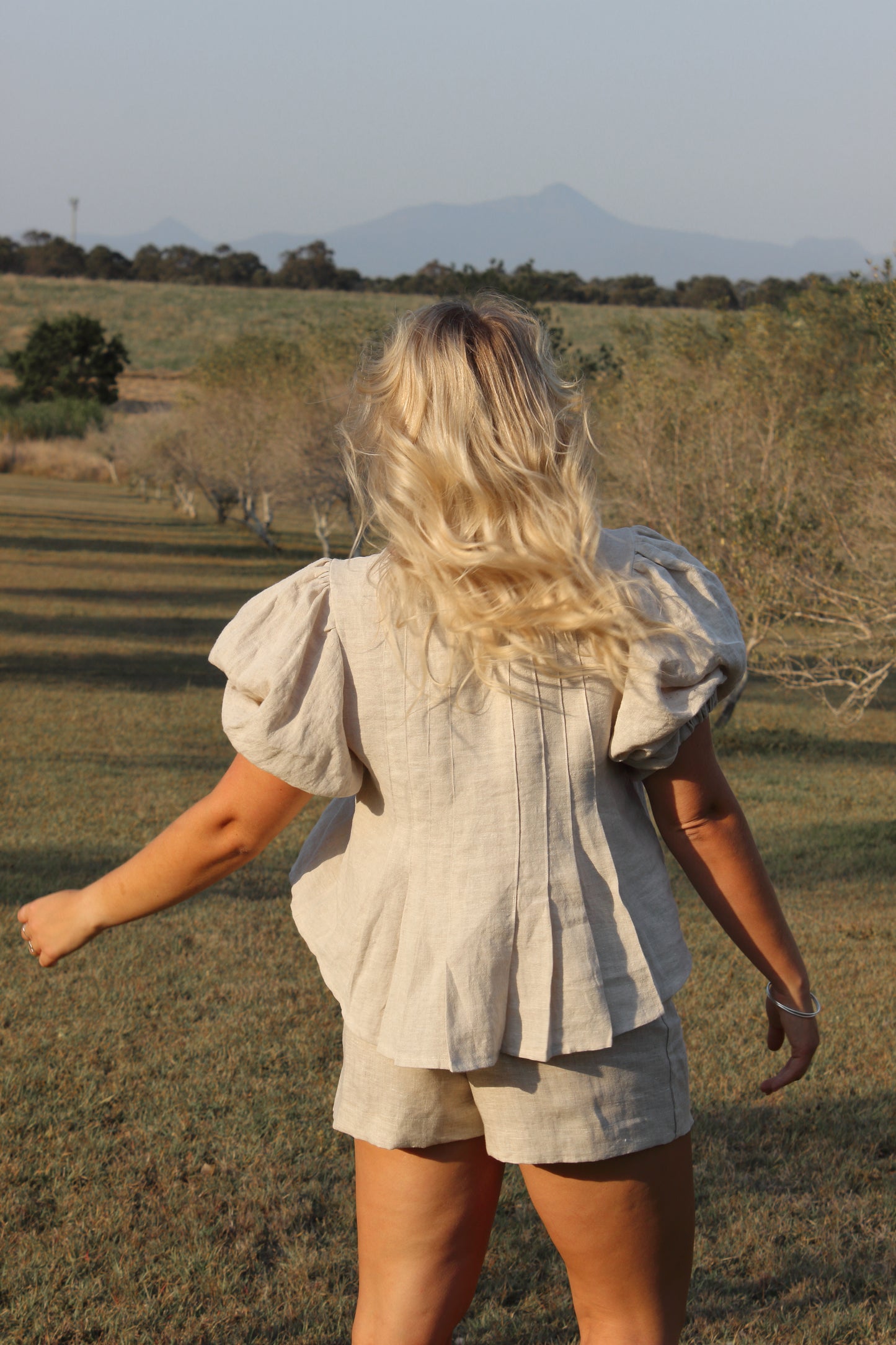 SAMPLE Paloma Shorts in Oat (L, XL)