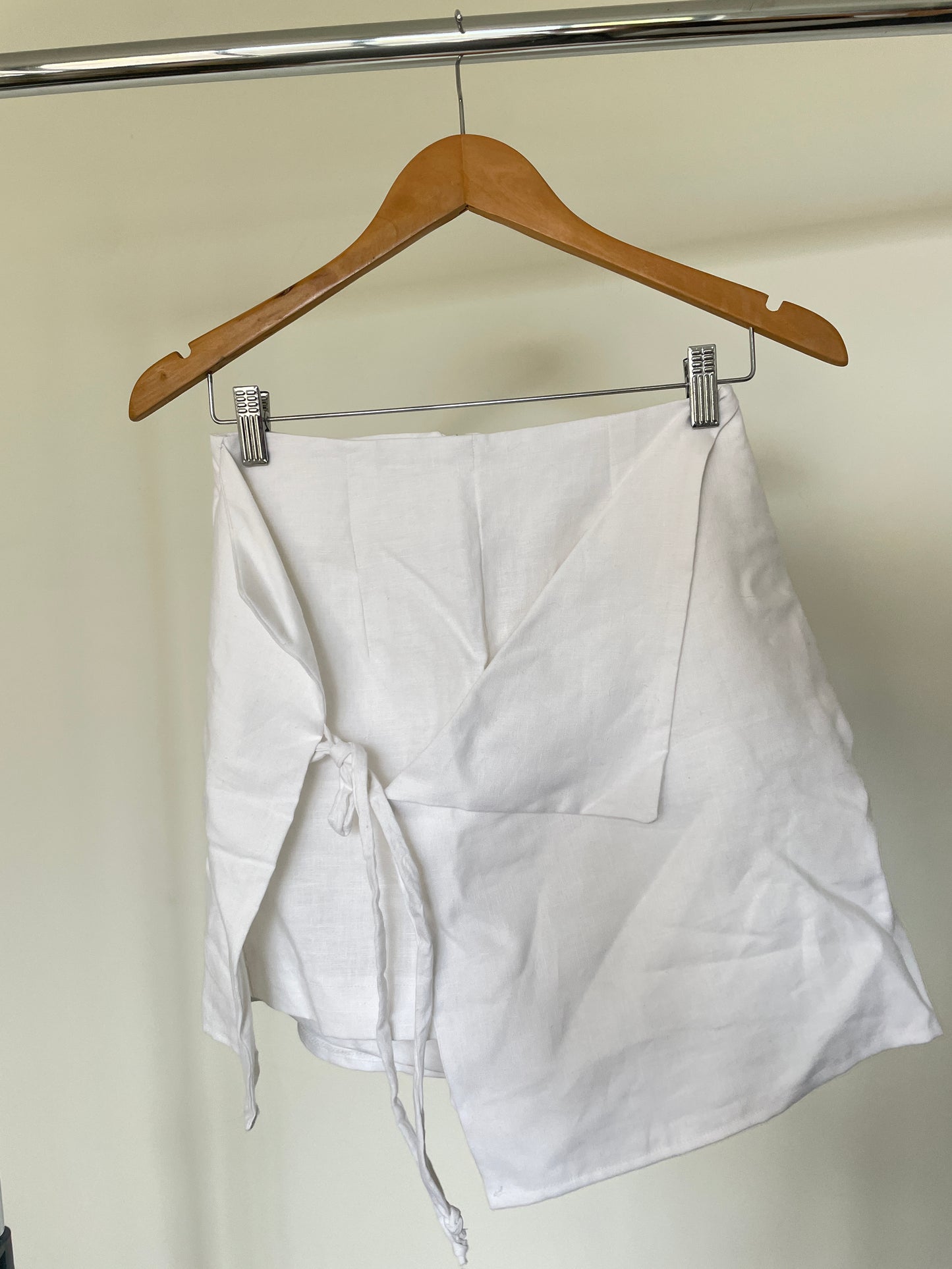 SAMPLE Odette Skort in White