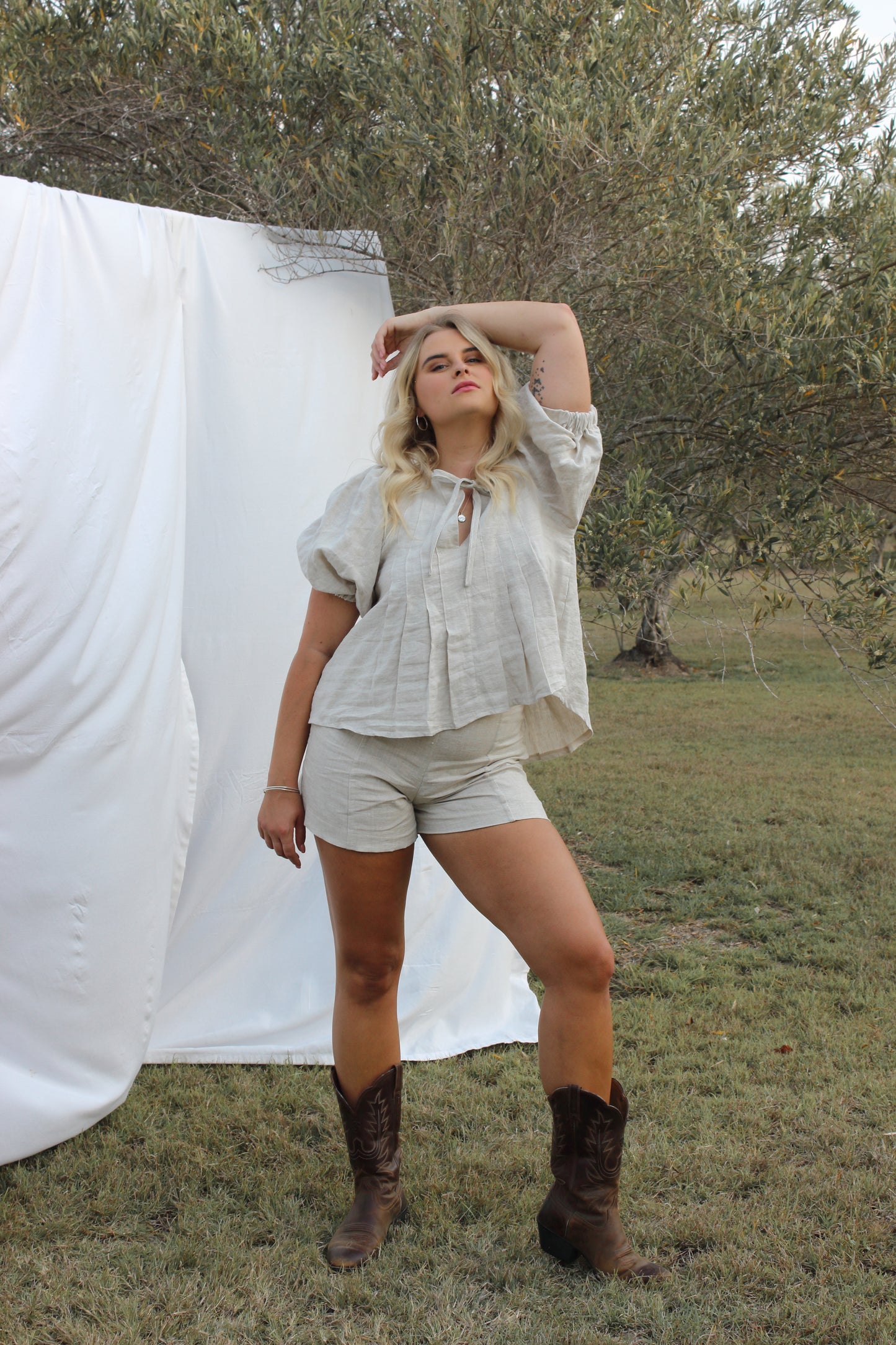 Paloma Shorts in Oat