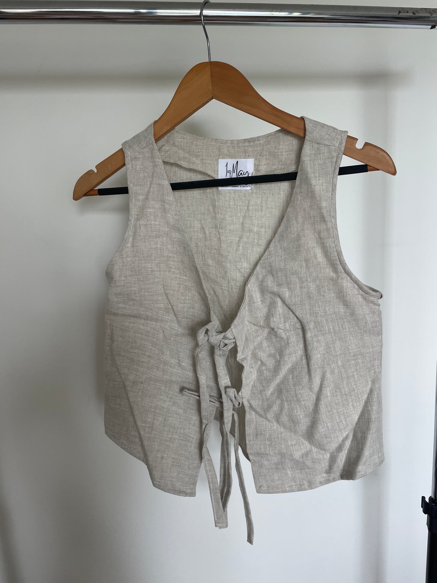 SAMPLE Cora Vest in oat (seconds)