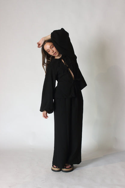 Raiya Pant in Black