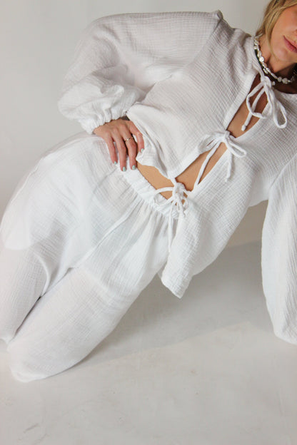 Raiya Pant in White